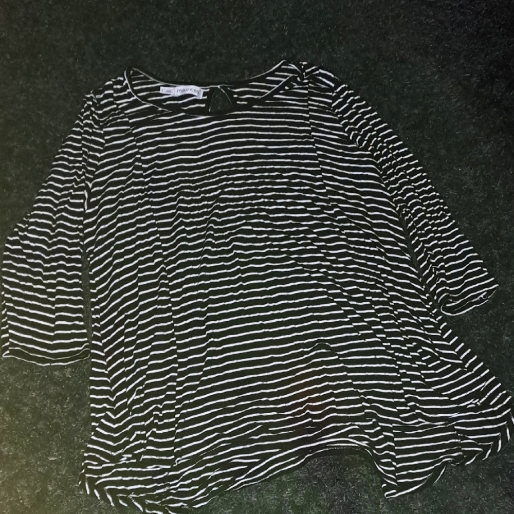Maurices Black and White 3/4 Sleeve Boxy Blouse